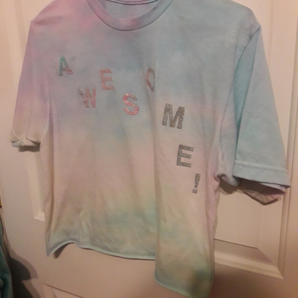 Taylor Swift Official Merch ME! Tie Dye Crop Top w/ Lover Heart Confetti